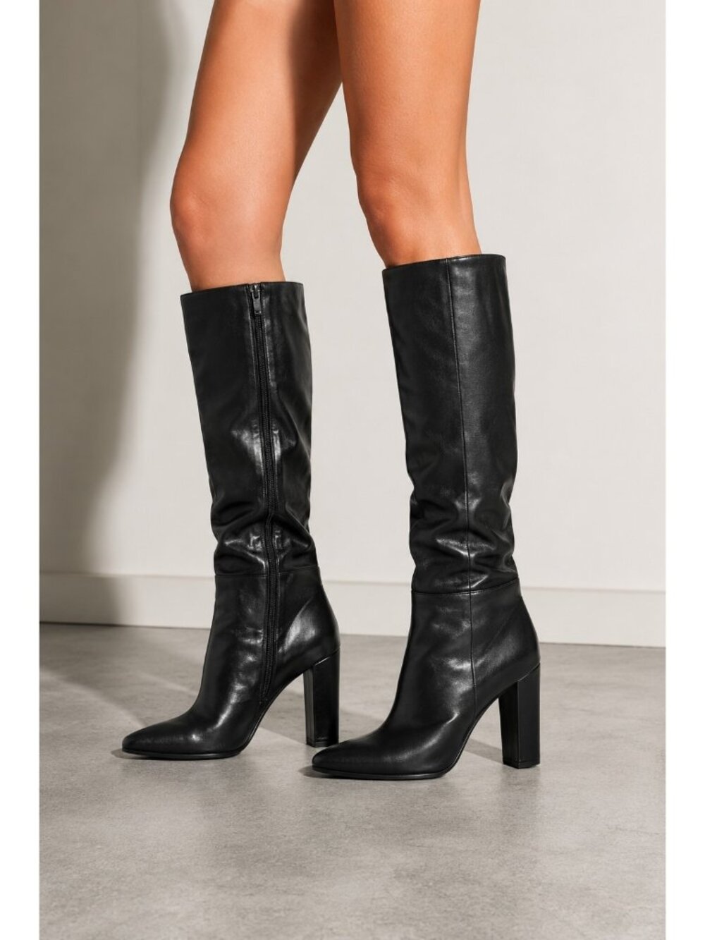 BLACK FAUX LEATHER KNEE-HIGH DRESS BOOTS w/BLOCK HEELS, SIDE ZIPPERS - 9